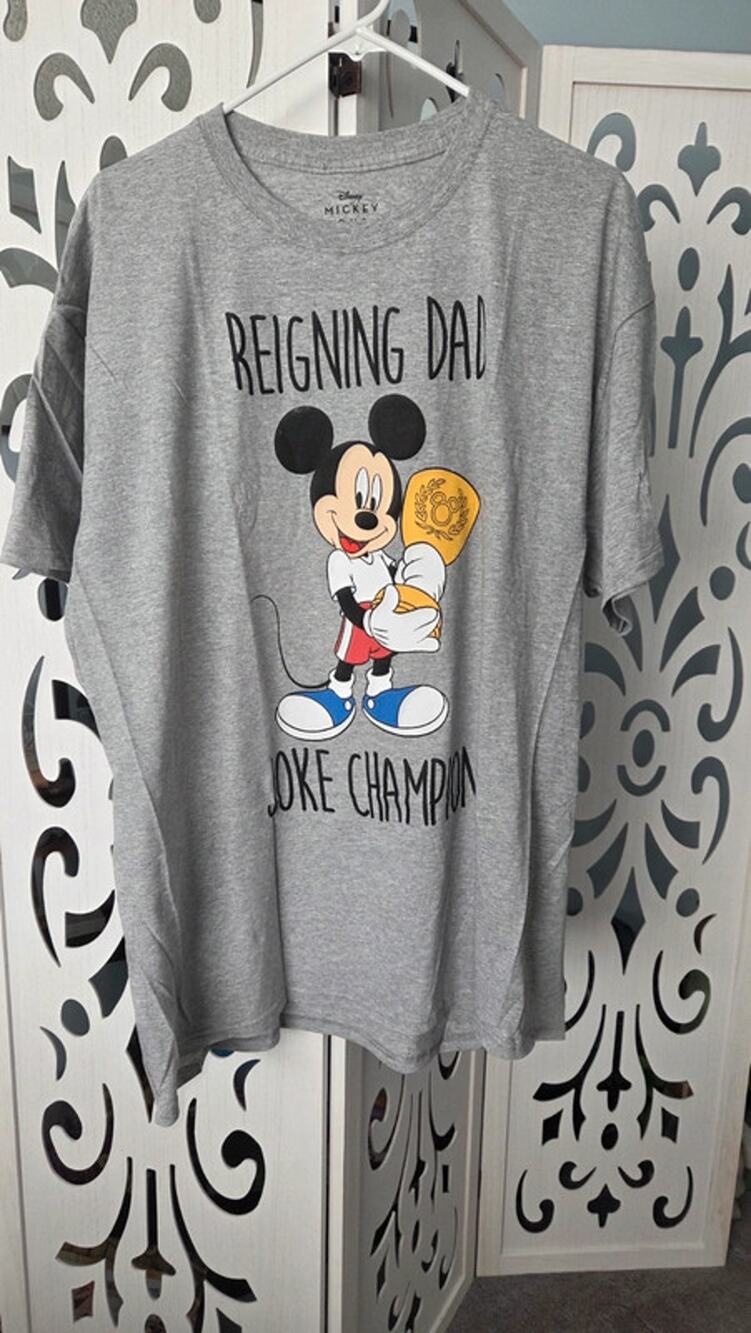 Disney Mickey Mouse Reigning Dad Joke Champion Tee Gray XL nwot Graphic Shirt